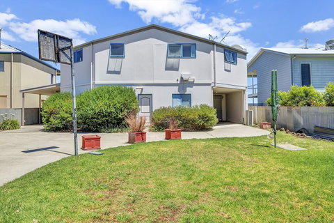 Sail Away - Foster Accommodation 14