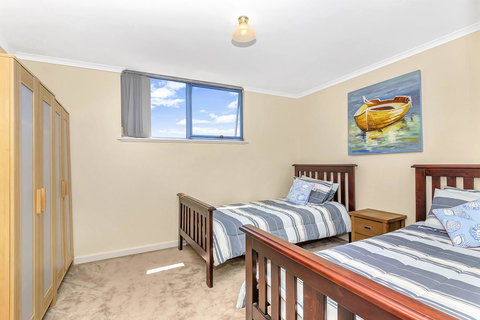 Sail Away - Foster Accommodation 9