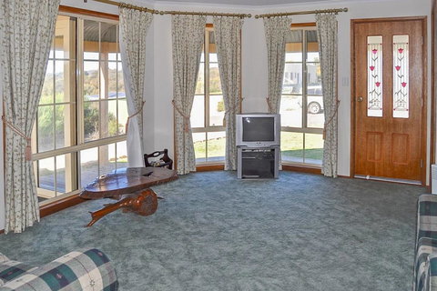 Baywatch - Foster Accommodation 2