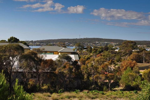 Baywatch - Foster Accommodation 7