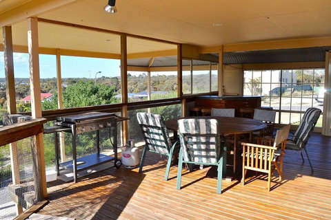 Baywatch - Foster Accommodation 9