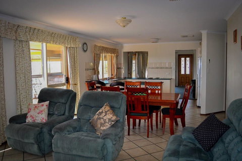 Baywatch - Foster Accommodation 15