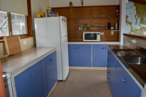 Dolphinview - Foster Accommodation 5