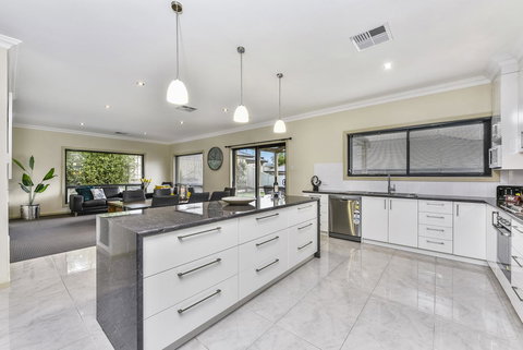 Accommodation On Lansell 2 - Foster Accommodation 4