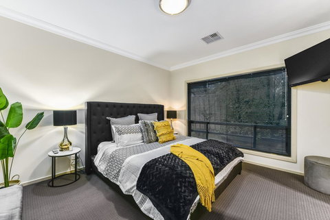 Accommodation On Lansell 2 - Foster Accommodation 1