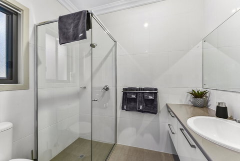 Accommodation On Lansell 2 - Foster Accommodation 5