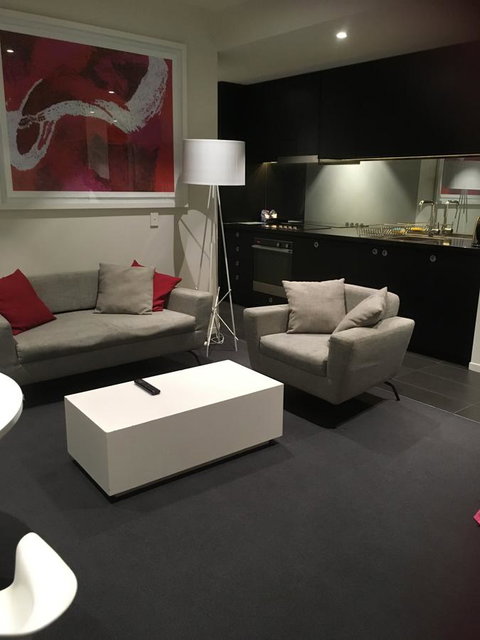 Luxury Apartment - Foster Accommodation 3