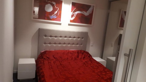 Luxury Apartment - Foster Accommodation 8