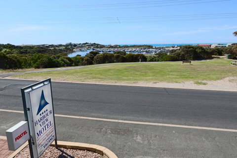 Harbour View Motel - Foster Accommodation 9