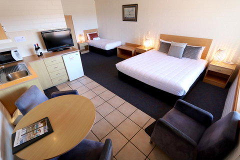 Harbour View Motel - Foster Accommodation 24