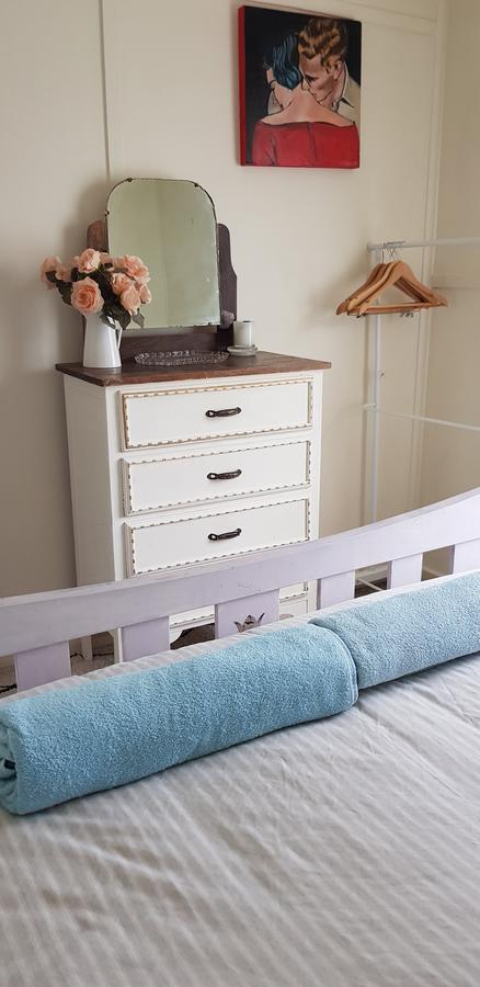 Sinclair Cottage - Foster Accommodation 3