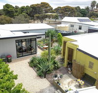 chargeo.stay cottage - Foster Accommodation