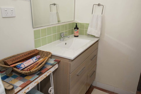 Sinclair Cottage - Foster Accommodation 18