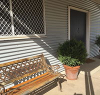 35 Trevena Road - Foster Accommodation
