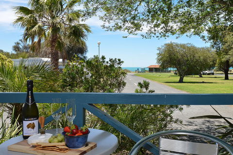 BIG4 Port Elliot Holiday Park - Foster Accommodation 5