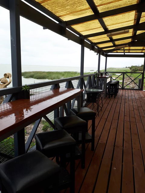 Meningie Waterfront Motel - Foster Accommodation 41