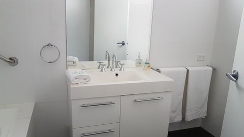 2 Austinmer Studio - Foster Accommodation 6