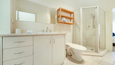 GOUGER 265 - Foster Accommodation 20