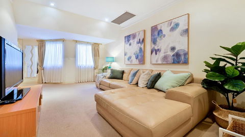 GOUGER 265 - Foster Accommodation 16