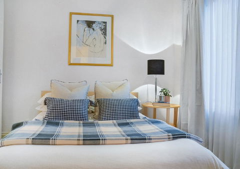GOUGER 265 - Foster Accommodation 1