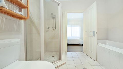 GOUGER 265 - Foster Accommodation 11