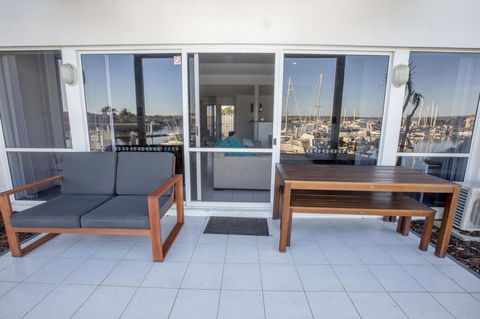 Marina Reflections - Foster Accommodation 8