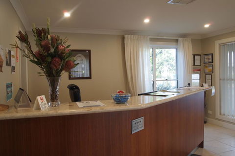 Alexander Cameron Suites - Foster Accommodation 24