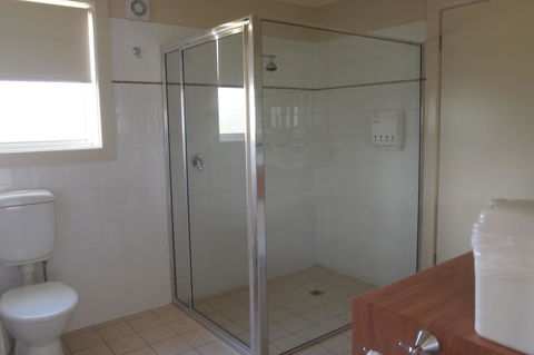 Alexander Cameron Suites - Foster Accommodation 22