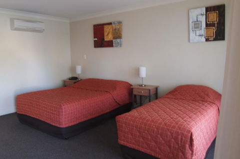 Alexander Cameron Suites - Foster Accommodation 28