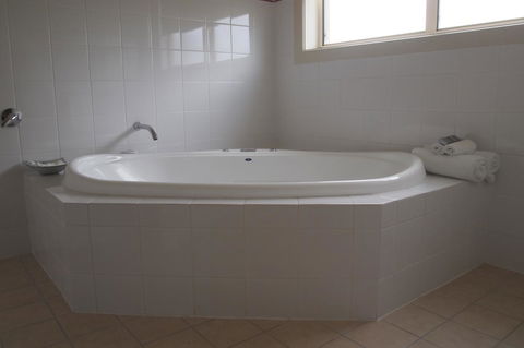 Alexander Cameron Suites - Foster Accommodation 21