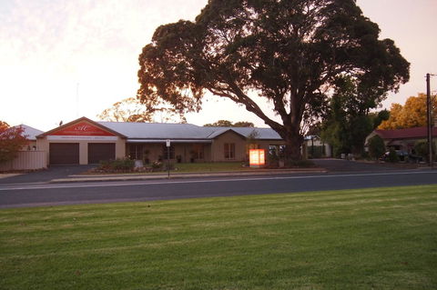 Alexander Cameron Suites - Foster Accommodation 30