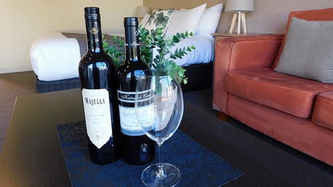 Alexander Cameron Suites - Foster Accommodation 14