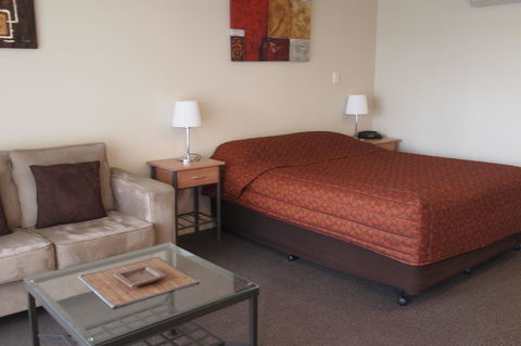 Alexander Cameron Suites - Foster Accommodation 25