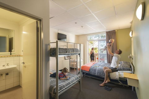 YHA Adelaide Central - Foster Accommodation 37