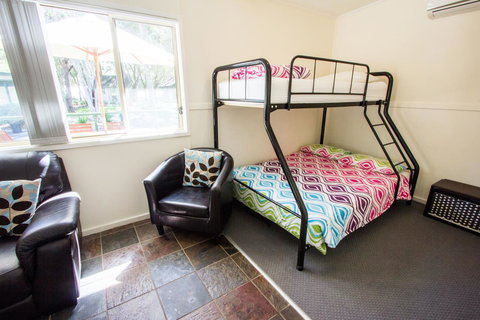 The Retreat Port Stephens - Foster Accommodation 3