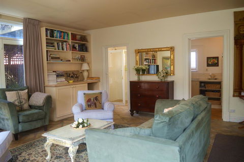 Athelney Cottage Bed And Breakfast - Foster Accommodation 0
