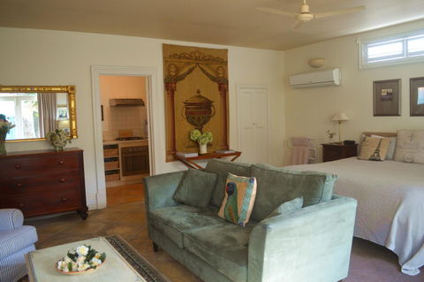 Athelney Cottage Bed And Breakfast - Foster Accommodation 4