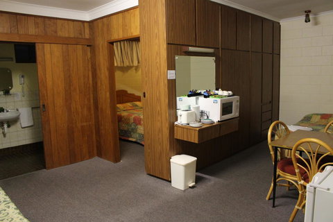 Island Motel Kingscote - Foster Accommodation 9