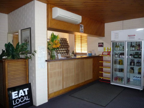 The Wine Vine Hotel - Foster Accommodation 10