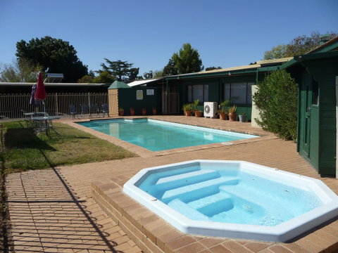 The Wine Vine Hotel - Foster Accommodation 21