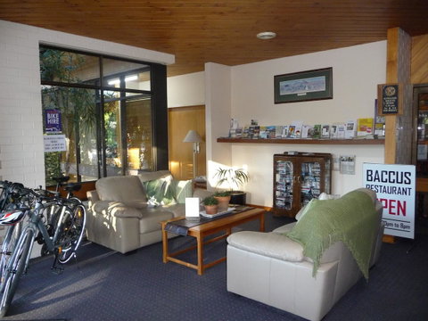The Wine Vine Hotel - Foster Accommodation 9