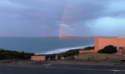 Southern Sands\' Beachfront Apartment - Foster Accommodation 18