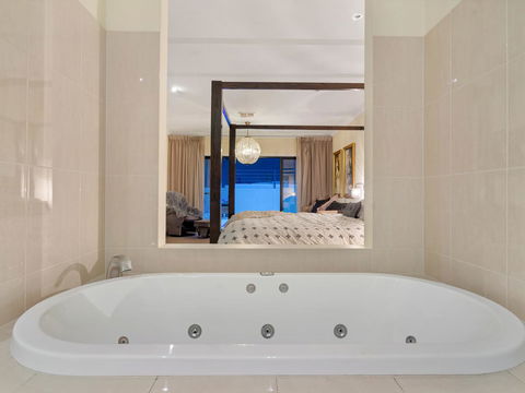 City-Barossa Gateway - Foster Accommodation 1