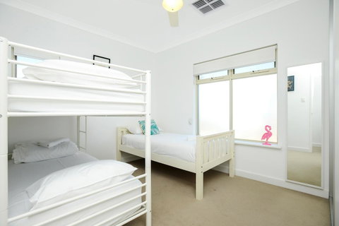 Blue Zone - Aldinga Beach - Foster Accommodation 9