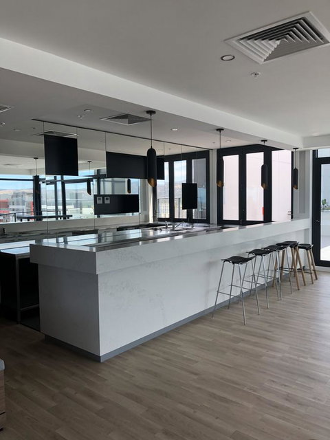 Mid City Apartment - Foster Accommodation 24