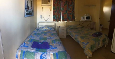 A1Cabins - Foster Accommodation 4