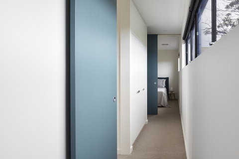 Swainson On Castle - Foster Accommodation 13