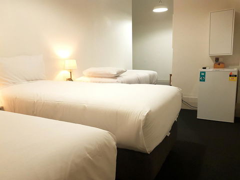 Ambassadors Hotel - Foster Accommodation 5