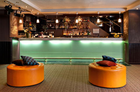 Ambassadors Hotel - Foster Accommodation 6