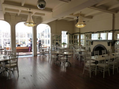 Ambassadors Hotel - Foster Accommodation 16